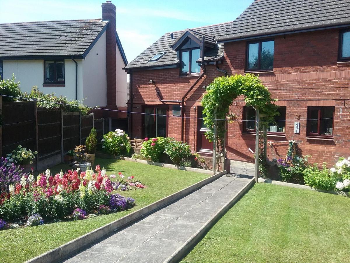 Sterling Bed & Breakfast Llandudno Esterno foto