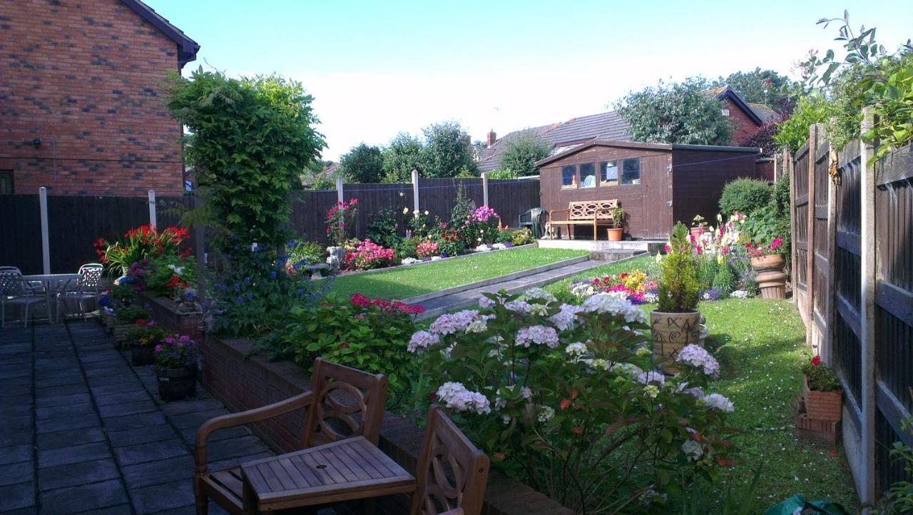 Sterling Bed & Breakfast Llandudno Esterno foto
